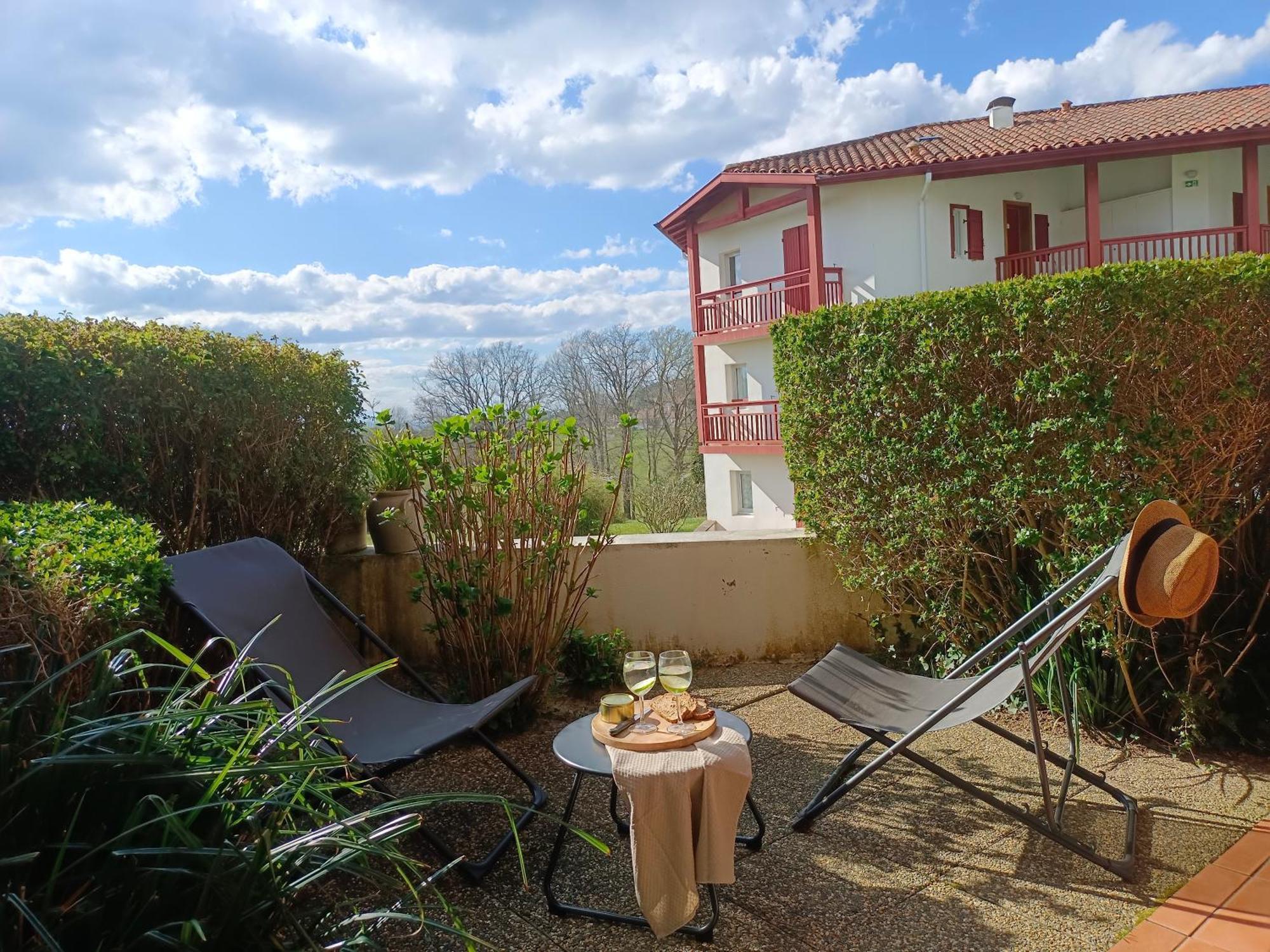 T1 Bis Avec Piscine Vue Golf Et Montagnes Apartamento Arcangues Exterior foto