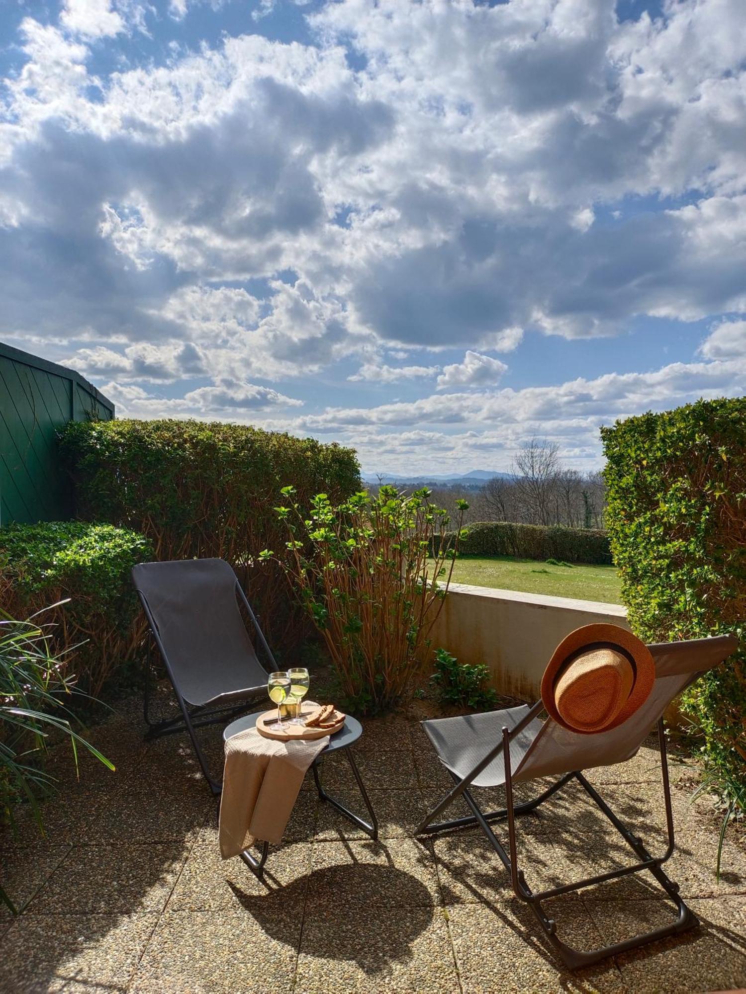 T1 Bis Avec Piscine Vue Golf Et Montagnes Apartamento Arcangues Exterior foto